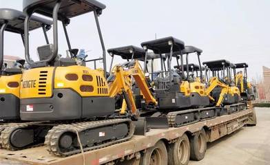 恒特挖掘機(jī)再次交付15臺(tái)微型挖掘機(jī)，助力客戶高效作業(yè)